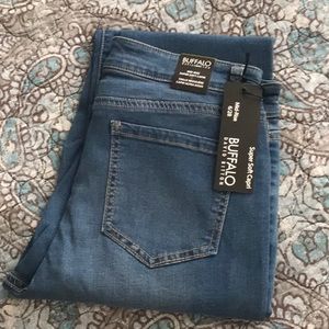 BUFFALO David Britton Mid-Rise Super Soft Capri